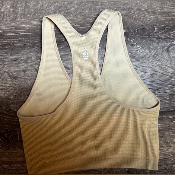 Free Throw Crop Tank Top - Picture 3 of 4